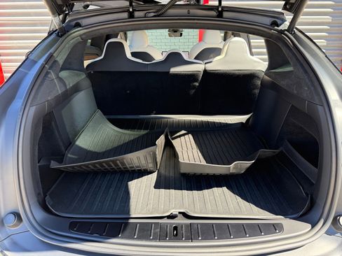 Used 2024 Tesla Model X image 20