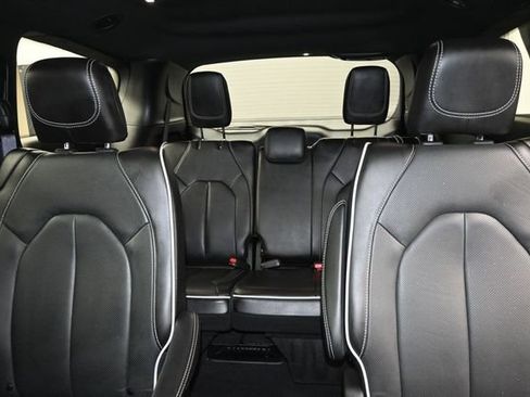 Used 2026 Chrysler Pacifica Limited FWD image 14