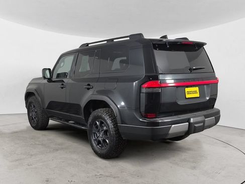 Used 2024 Lexus GX 550 AWD/4WD image 3