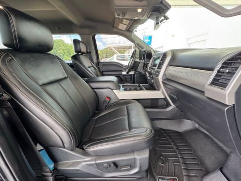 Used 2021 Ford F250 Lariat w/ Lariat Ultimate Package AWD/4WD image 17