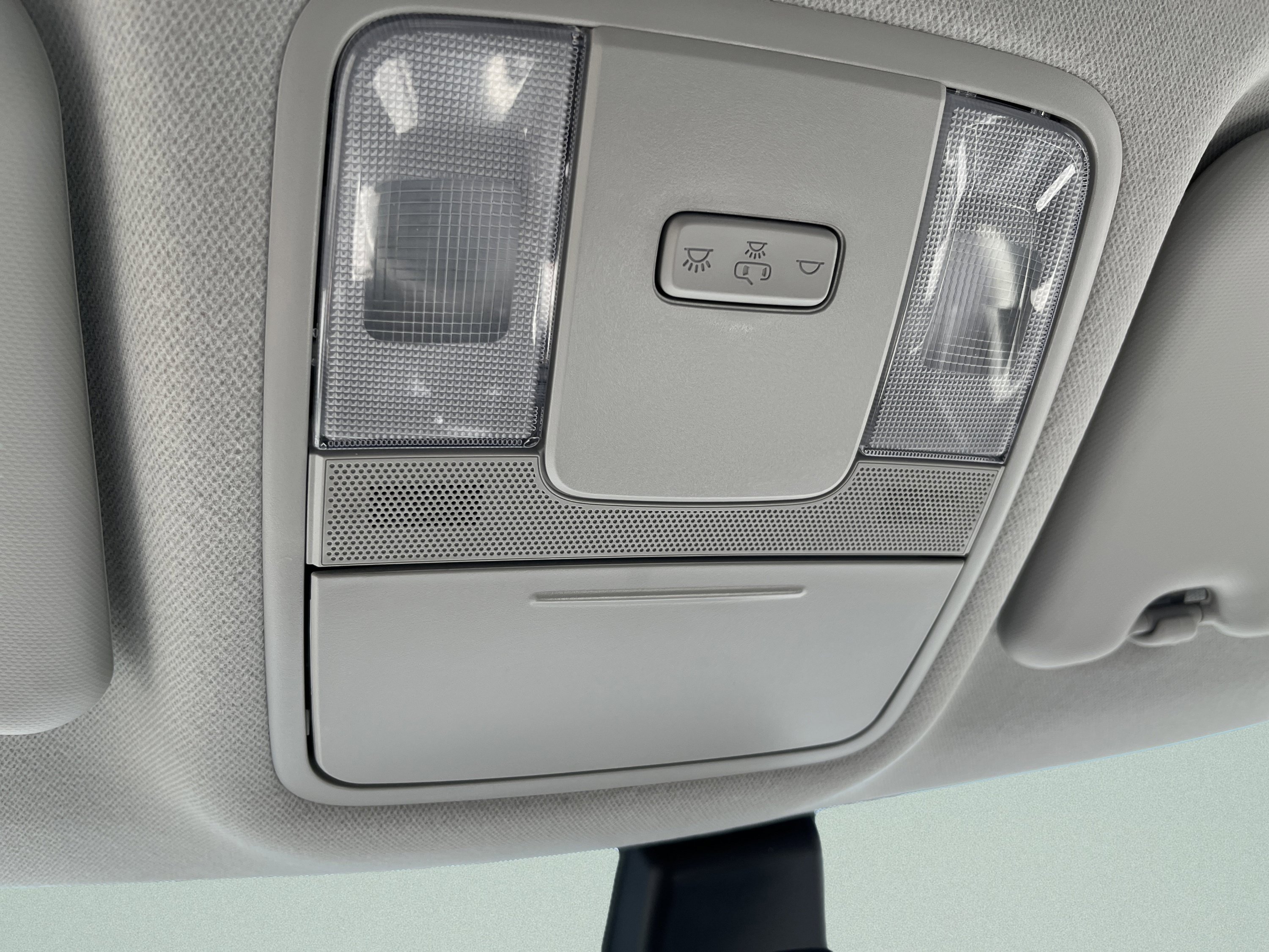Used 2025 Kia Soul LX FWD image 11