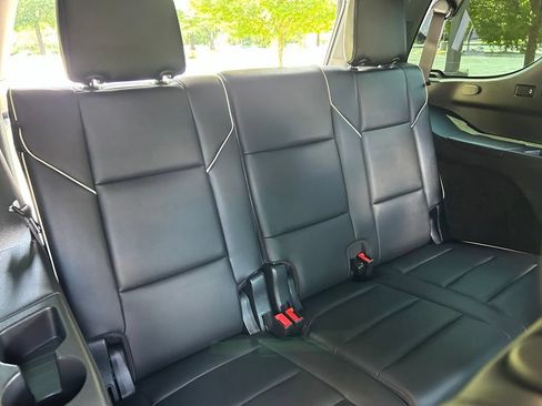 Used 2023 Cadillac Escalade Premium Luxury AWD/4WD image 49