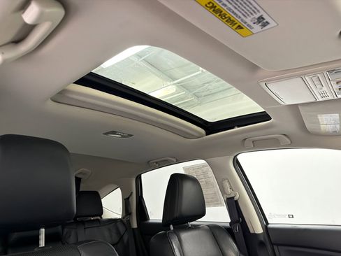 Used 2016 Honda CR-V Touring image 12