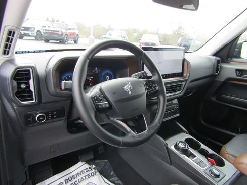 Used 2025 Ford Bronco Sport Outer Banks w/ Outer Banks Tech Package+ image 14