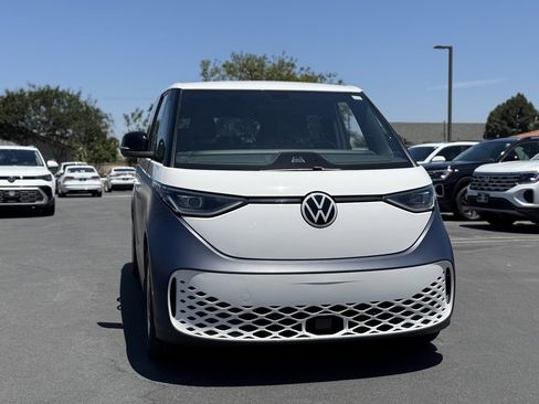 New 2025 Volkswagen ID. Buzz Pro S image 3