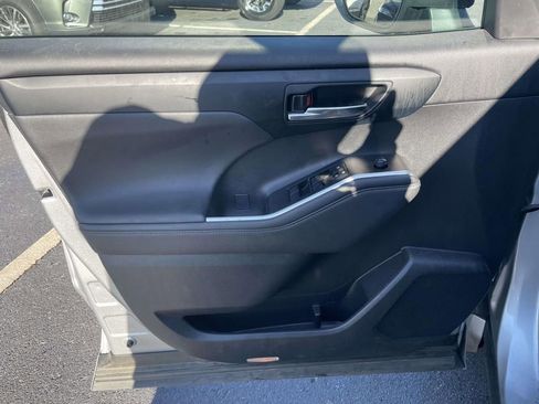 Used 2024 Toyota Highlander XSE image 28