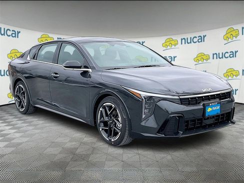 New 2025 Kia K4 GT-Line image 1