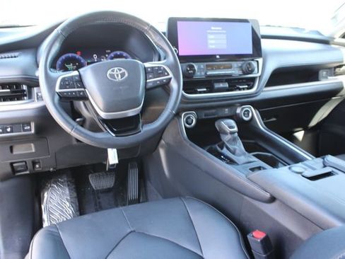 Used 2024 Toyota Grand Highlander FWD image 13