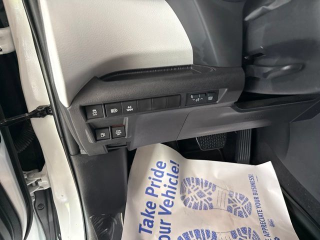 Used 2025 Toyota Sienna XLE w/ XLE Plus Package FWD image 60
