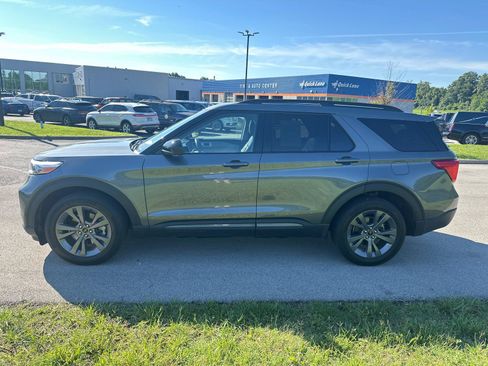 Used 2023 Ford Explorer XLT w/ Equipment Group 202A AWD/4WD image 11
