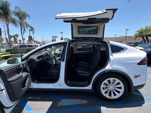 Used 2017 Tesla Model X 75D AWD/4WD image 21