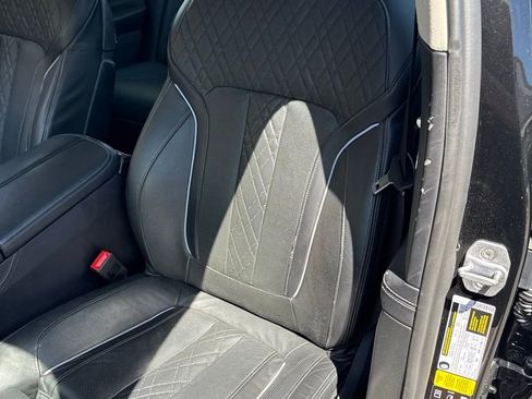 Used 2018 BMW 750i xDrive image 9