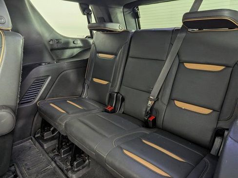 Used 2023 GMC Yukon AT4 w/ Technology Package AWD/4WD image 18