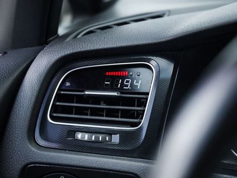 Used 2015 Volkswagen GTI S FWD image 22