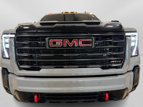 Used 2024 GMC Sierra 2500 AT4 w/ AT4 Premium Plus Package AWD/4WD image 10