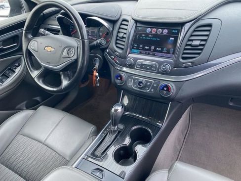 Used 2017 Chevrolet Impala LT image 24