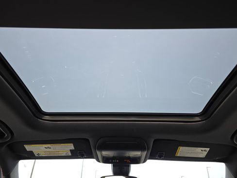 Used 2023 Chevrolet Equinox RS w/ RS Leather Package FWD image 12