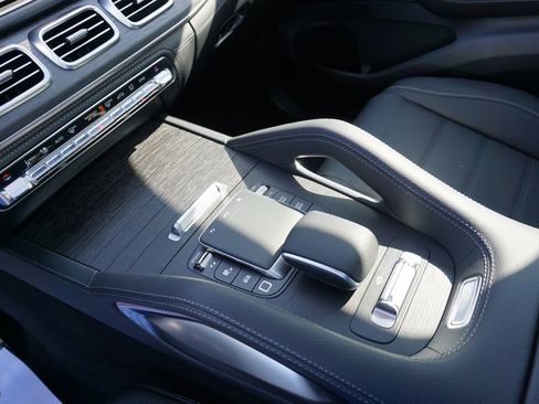 New 2026 Mercedes-Benz GLS 450 4MATIC image 32