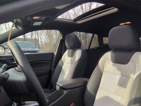 New 2026 Chevrolet Trax RS w/ Sunroof Package image 77