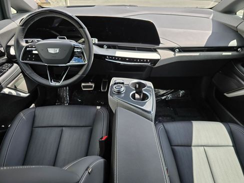 Used 2026 Cadillac Optiq Luxury 2 AWD/4WD image 29