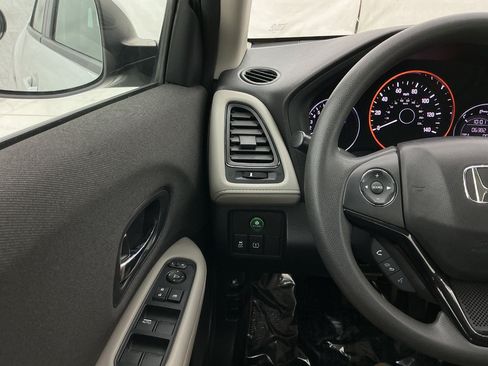 Used 2020 Honda HR-V LX image 32