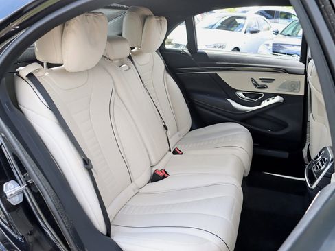 Used 2019 Mercedes-Benz S 560 Sedan image 36