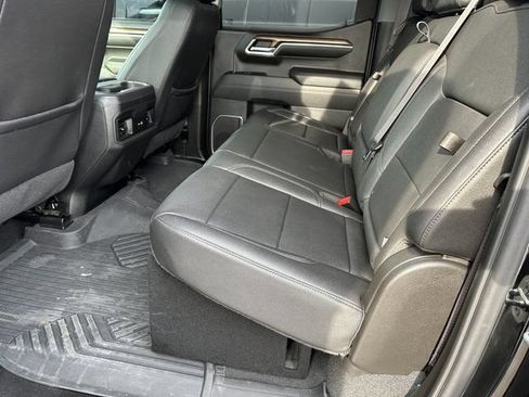 Used 2024 Chevrolet Silverado 1500 RST AWD/4WD image 9