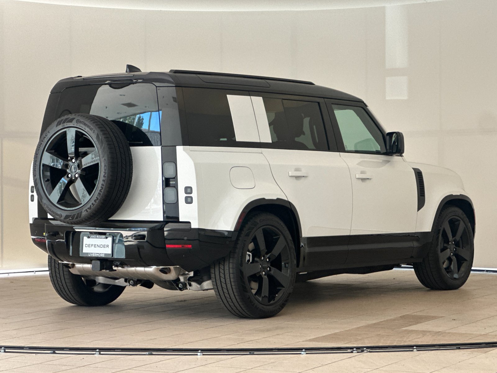 New 2026 Land Rover Defender 110 X-Dynamic SE AWD/4WD image 6