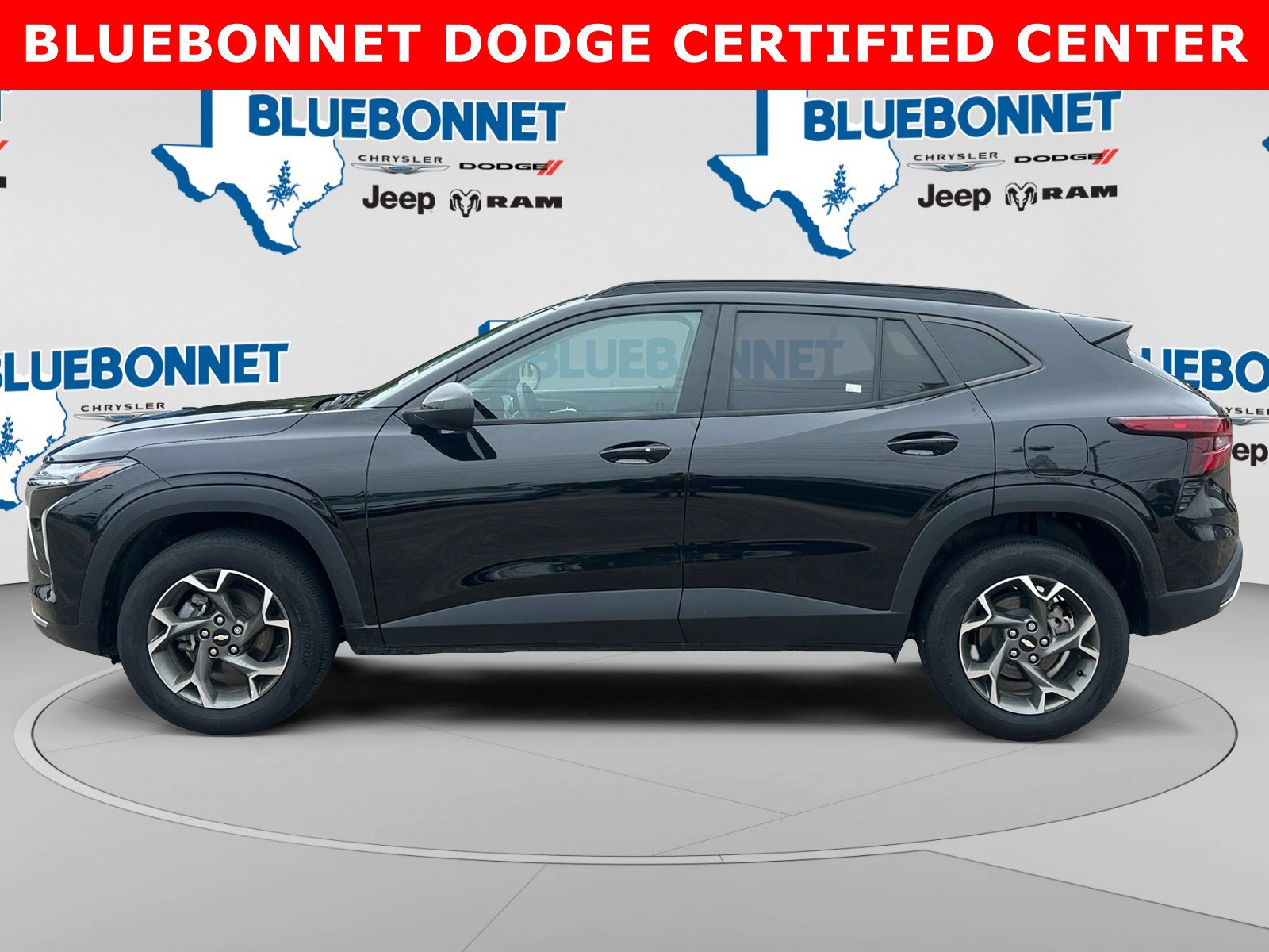Used 2025 Chevrolet Trax LT w/ Driver Confidence Package FWD image 8