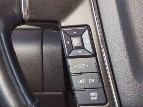 Used 2016 Lincoln Navigator Select image 28