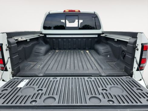 Used 2022 Nissan Frontier SV AWD/4WD image 15