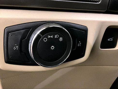 Used 2016 Ford Fusion SE image 30