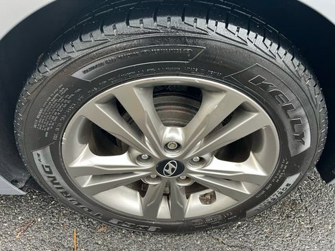 Used 2017 Hyundai Elantra SE w/ SE A/T Tech Package 03 image 9