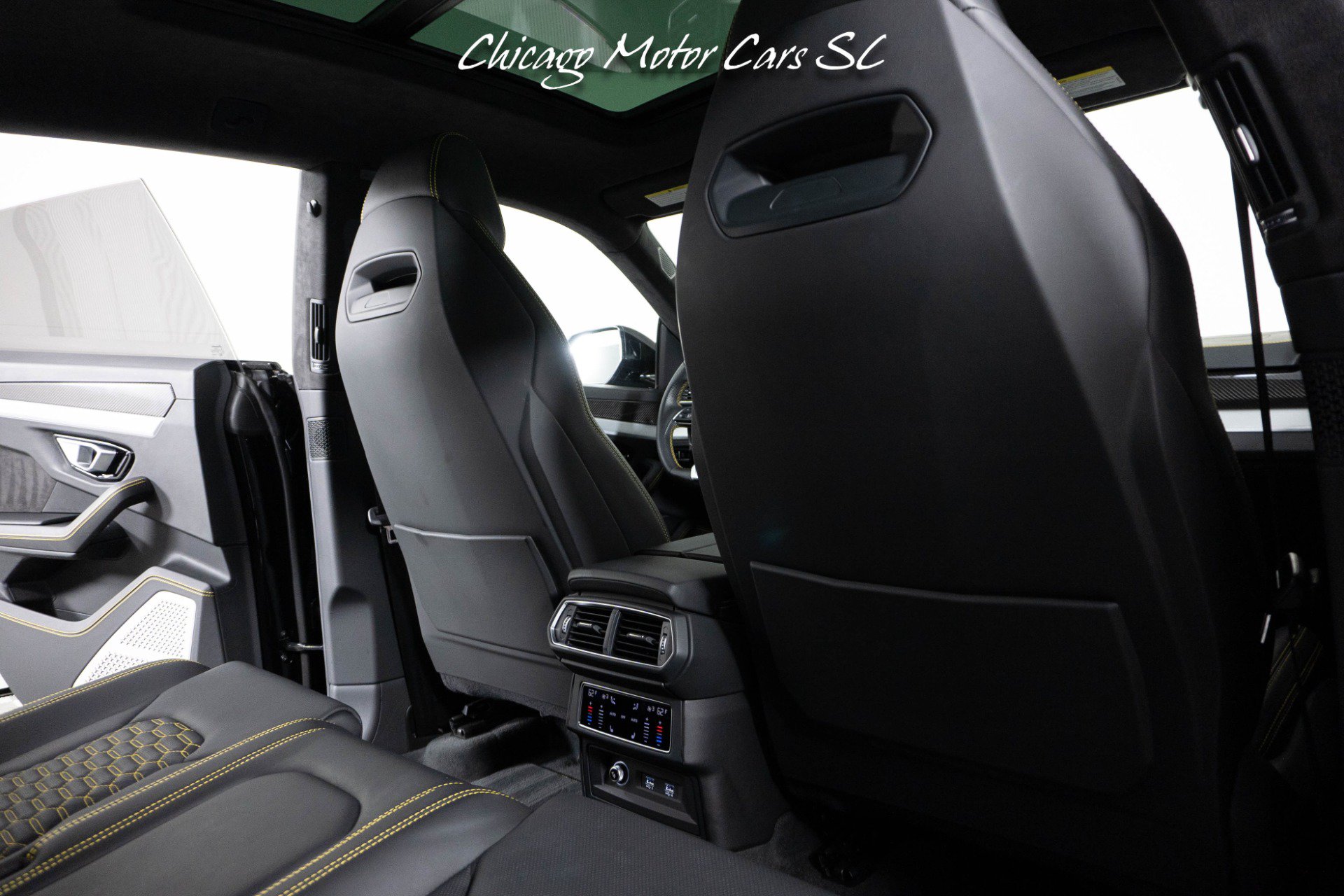 Used 2021 Lamborghini Urus AWD/4WD image 57