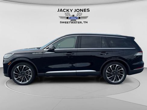 Used 2025 Lincoln Aviator Reserve w/ Equipment Group 201A AWD/4WD image 2