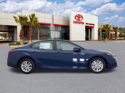 New 2026 Toyota Camry LE image 28