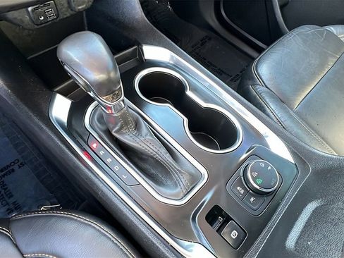 Used 2021 Chevrolet Traverse RS w/ LPO, Floor Liner Package image 31