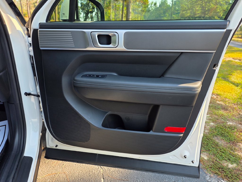 Used 2025 Hyundai Santa Fe SEL FWD image 26