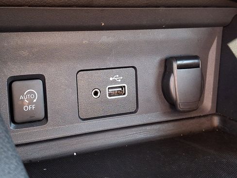 Used 2025 Nissan Sentra S image 23