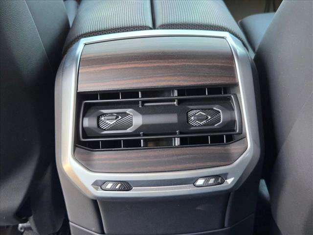 Certified 2025 BMW i7 xDrive60 AWD/4WD image 26