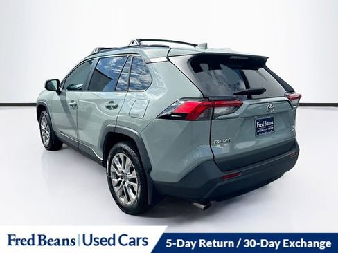 Used 2019 Toyota RAV4 XLE Premium w/ Cold Weather Package AWD/4WD image 5