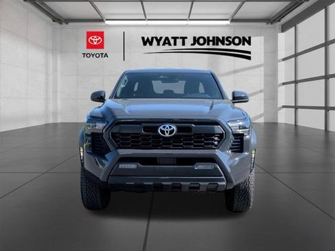 Used 2025 Toyota Tacoma TRD Off-Road AWD/4WD image 8
