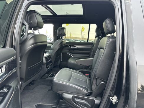 Used 2024 Jeep Wagoneer Series II AWD/4WD image 26