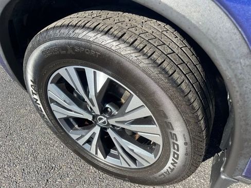 Used 2022 Nissan Rogue SV image 25