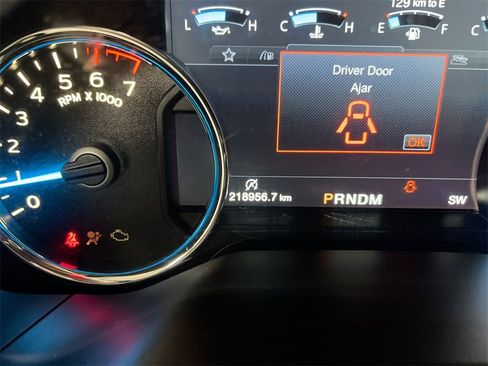 Used 2017 Ford F150 Platinum w/ Technology Package image 11