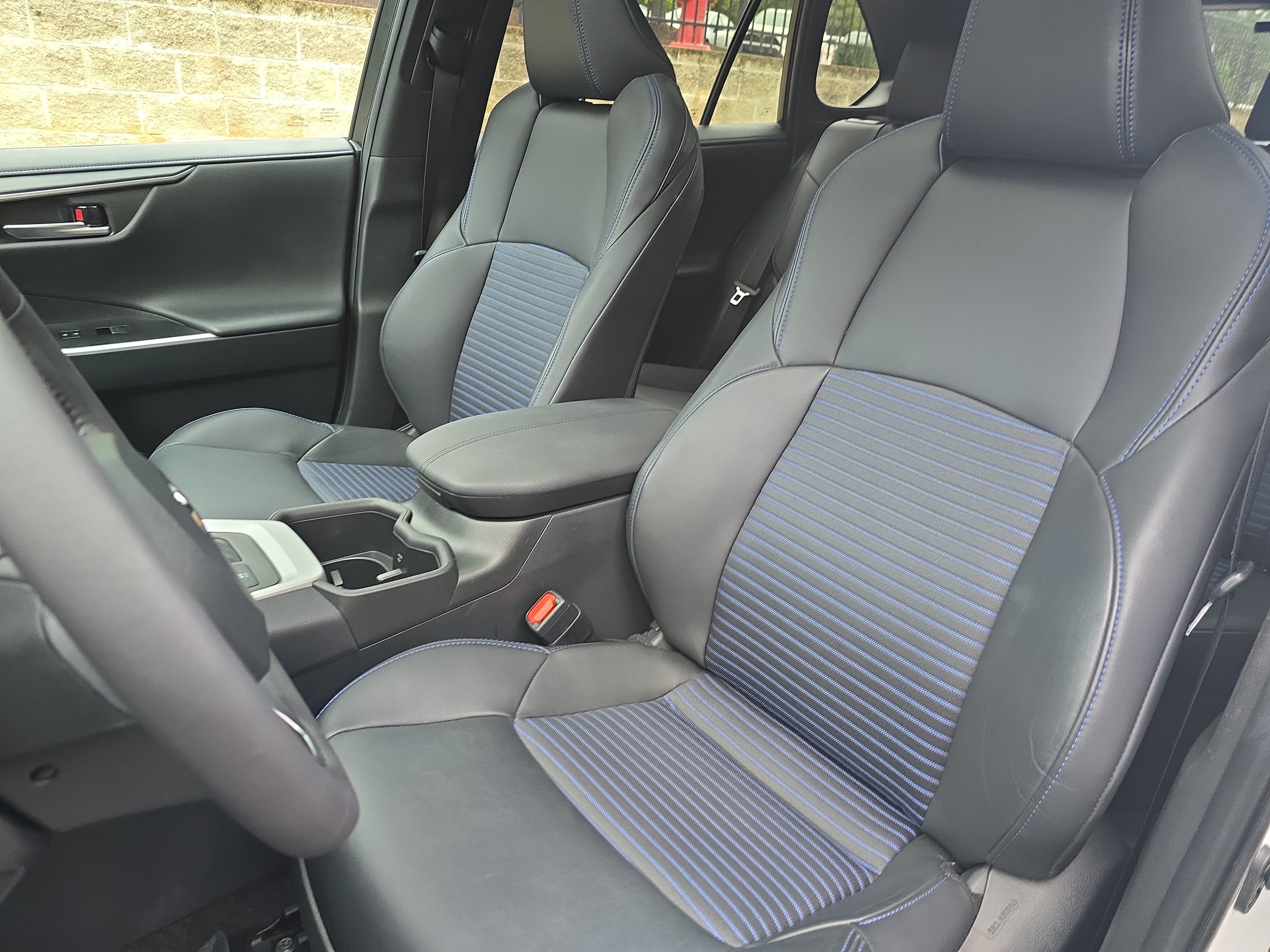 Used 2024 Toyota RAV4 XSE AWD/4WD image 15