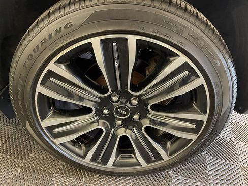 Used 2017 Lincoln MKC Black Label w/ Lincoln MKC Climate Package image 17