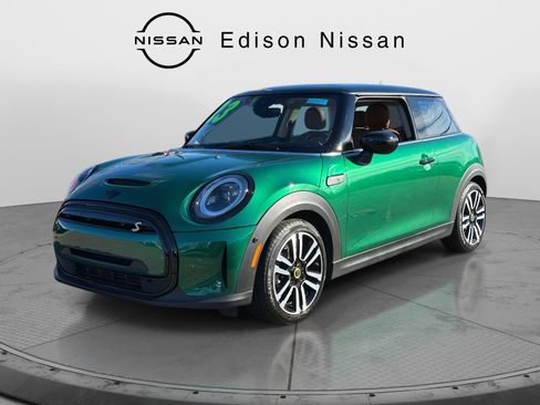 Used 2023 MINI Cooper SE image 2