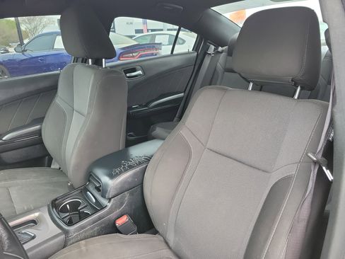 Used 2022 Dodge Charger SXT w/ Blacktop Package image 16