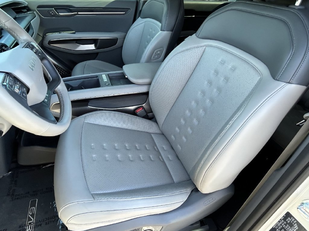 Used 2024 Kia EV9 Wind AWD/4WD image 18